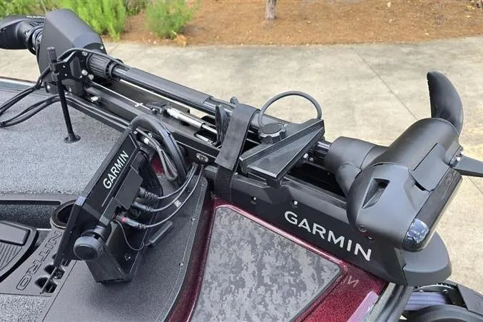 Slide: The Image of 2026 Nitro Z20 XL Pro boat with Garmin trolling motor and fishfinder. - 6
