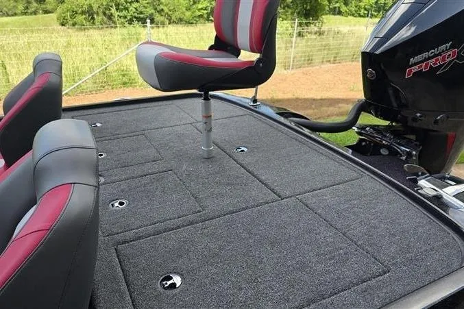 Slide: The Image of Fishing boat deck with seating, featuring Nitro Z20 XL Pro 2026 model. - 7