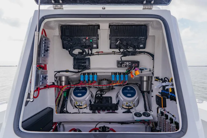 Slide: The Image of Electrical system of 2026 Broadwater 25 Bay Cat boat, showcasing wiring and components. - 46