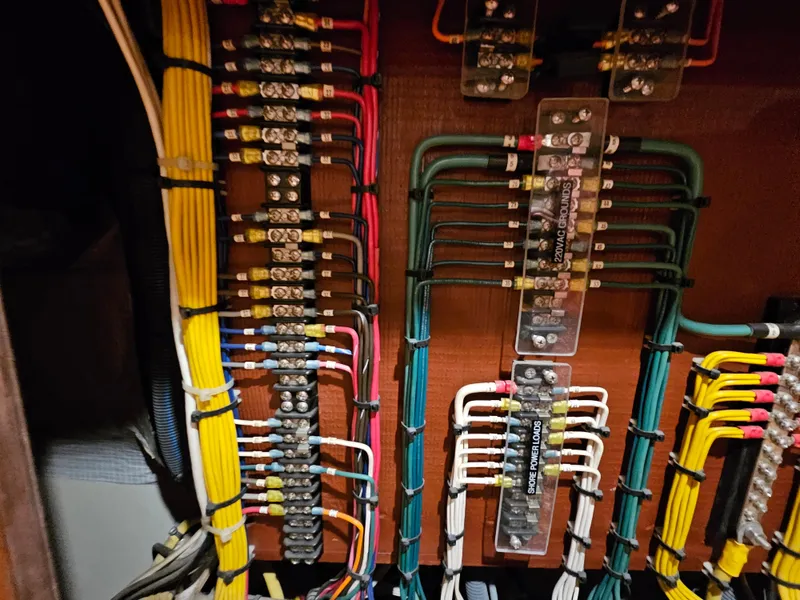 Slide: The Image of IMPECCABLE ELECTRICAL WIRING!! - 24