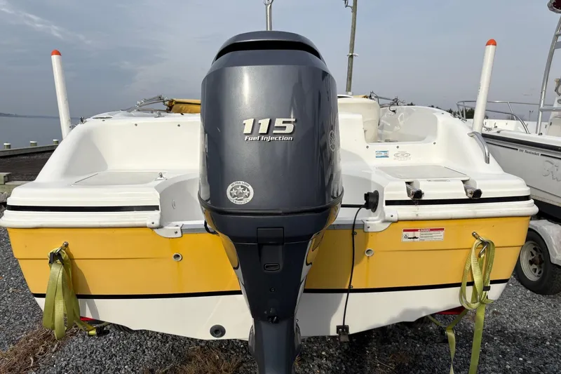 Slide: The Image of 2013 Hurricane SunDeck Sport 188 OB boat with Yamaha 115 outboard motor. - 3