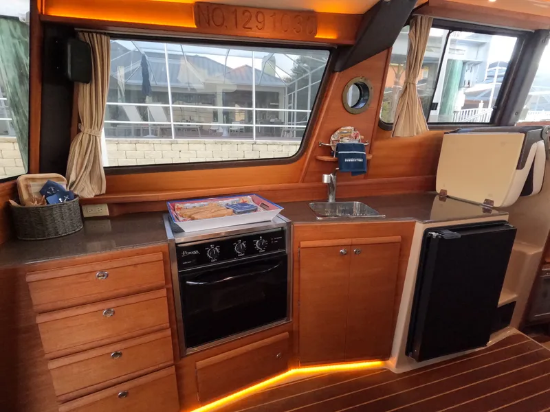 Slide: The Image of Ranger Tug R-29 S 2015 - 33