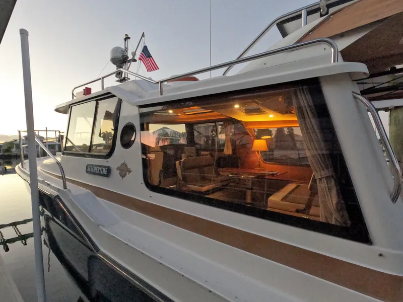 Slide: The Image of Ranger Tug R-29 S LE 2015 - 9