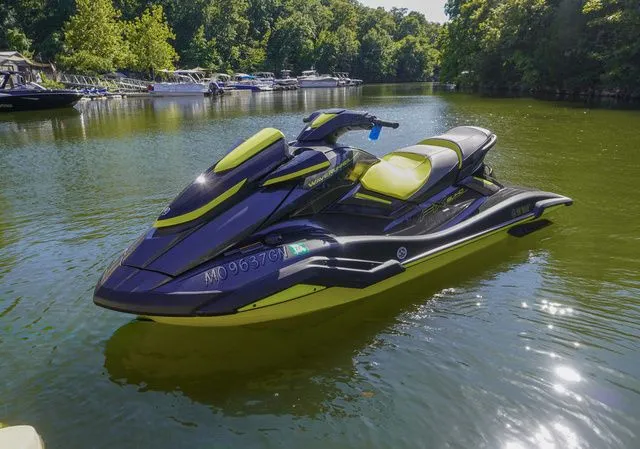 Slide: The Image of Yamaha FX SVHO 2021 - 2