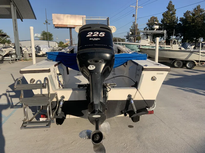 Slide: The Image of Mako 231 Center Console 1988 - 4