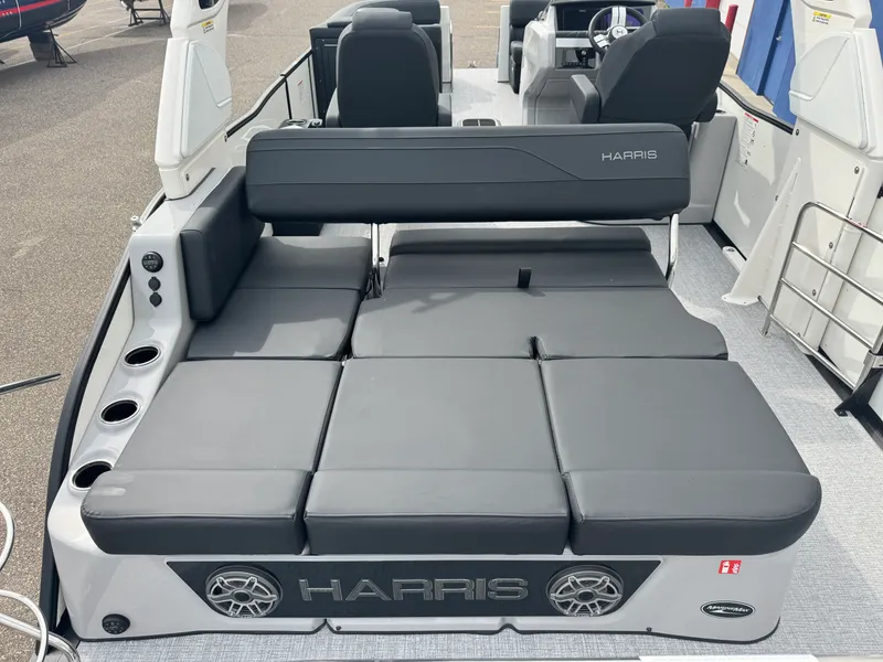 Slide: The Image of Harris 230 Grand Mariner 2026 - 15