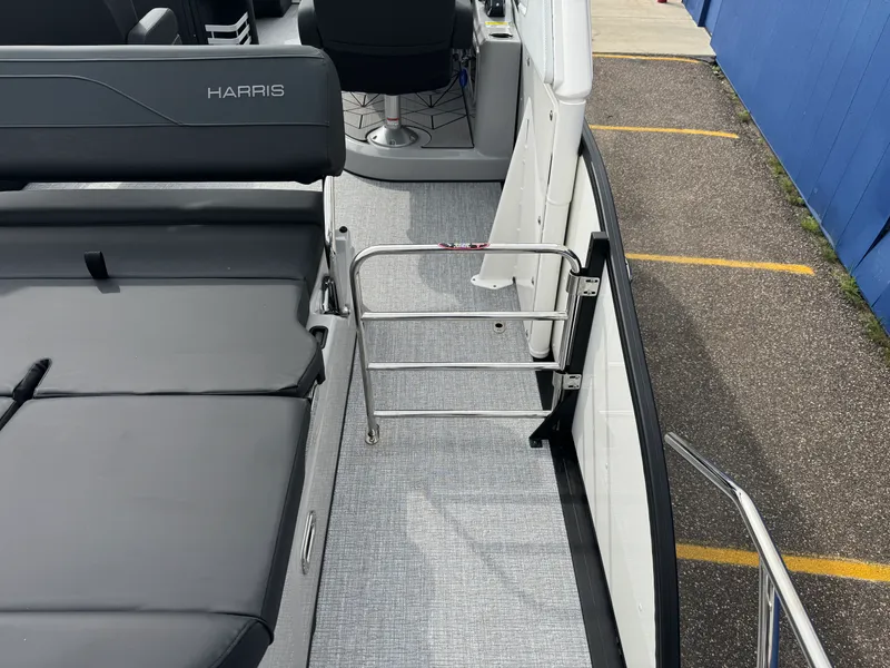 Slide: The Image of Harris 230 Grand Mariner 2026 - 16