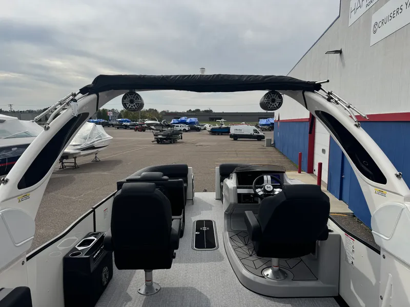 Slide: The Image of Harris 230 Grand Mariner 2026 - 18