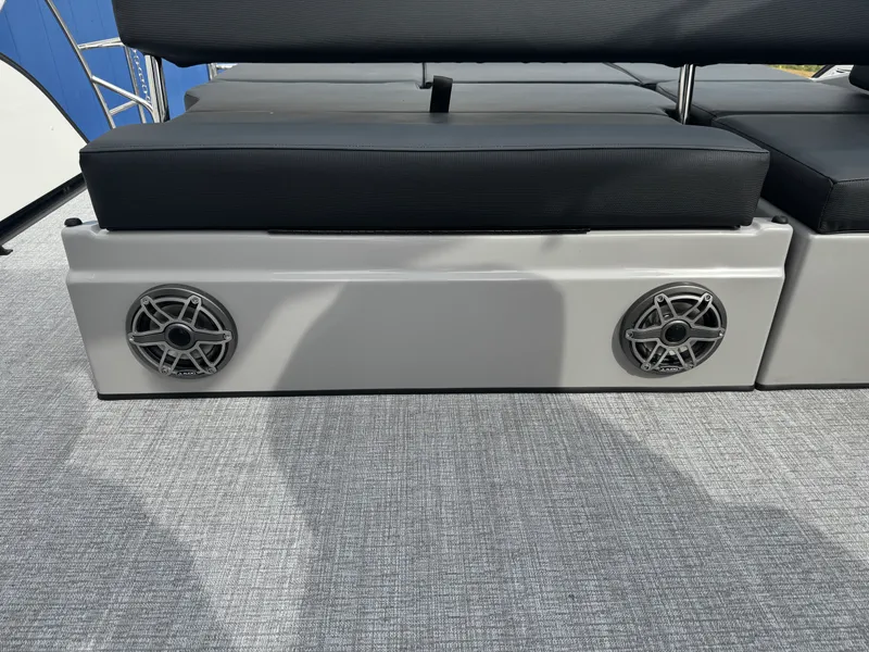 Slide: The Image of Harris 230 Grand Mariner 2026 - 22