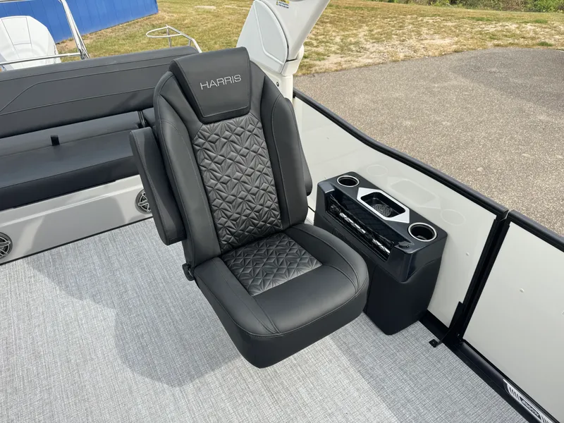 Slide: The Image of Harris 230 Grand Mariner 2026 - 24