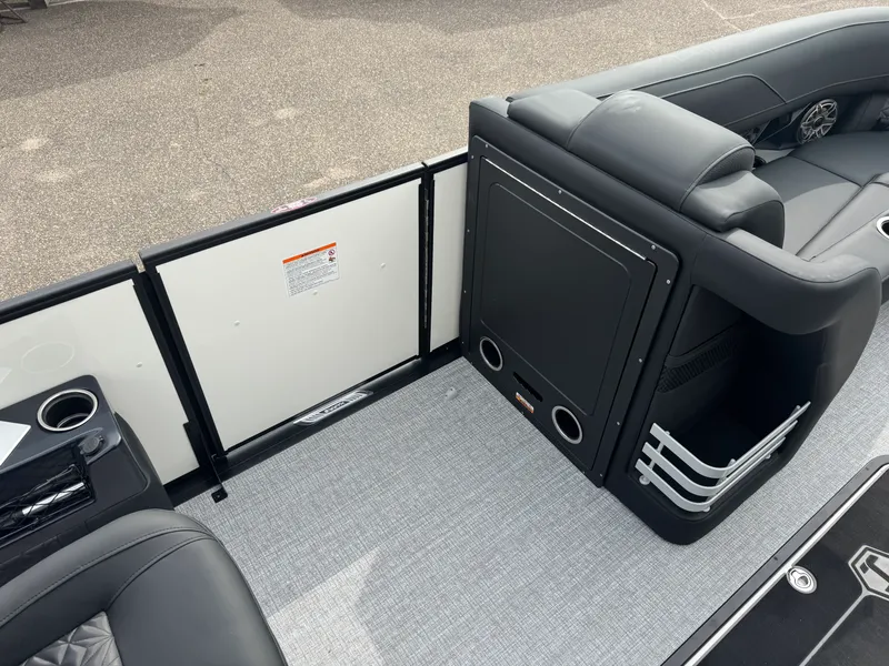 Slide: The Image of Harris 230 Grand Mariner 2026 - 27