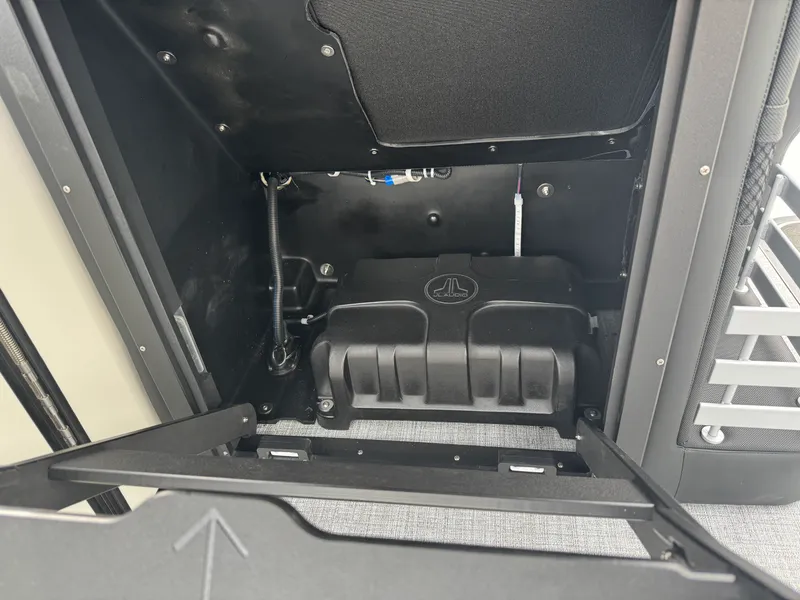 Slide: The Image of Harris 230 Grand Mariner 2026 - 30