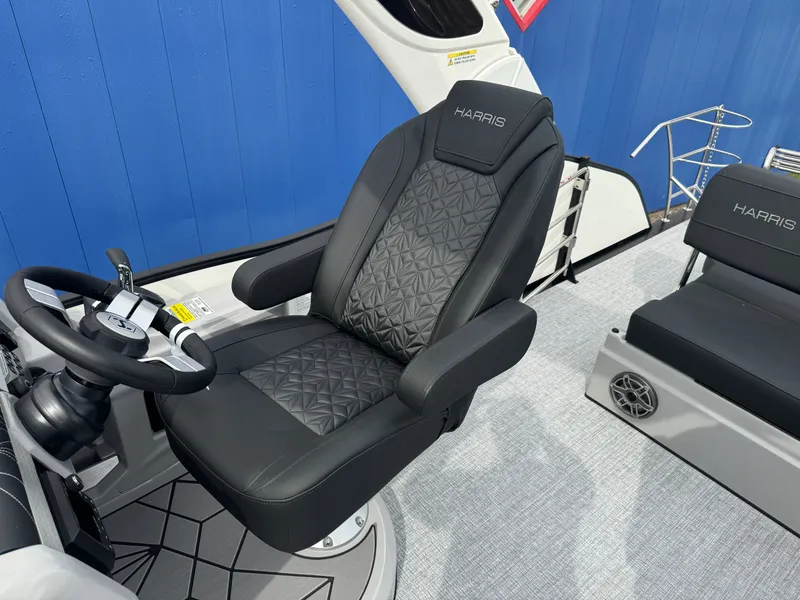 Slide: The Image of Harris 230 Grand Mariner 2026 - 32