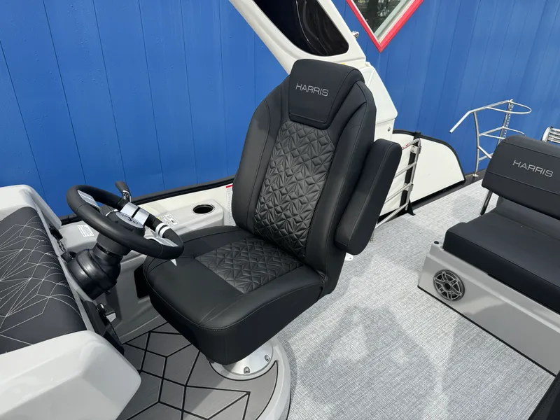 Slide: The Image of Harris 230 Grand Mariner 2026 - 33