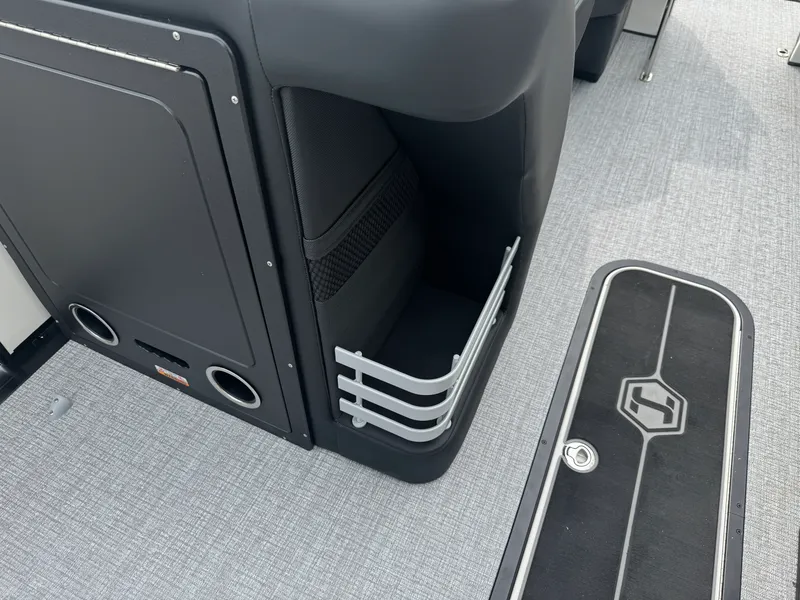 Slide: The Image of Harris 230 Grand Mariner 2026 - 41