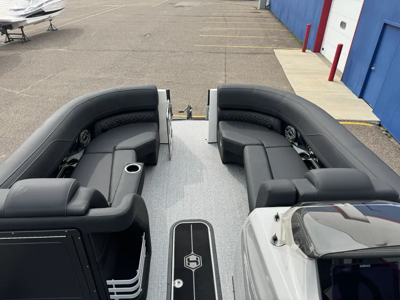 Slide: The Image of Harris 230 Grand Mariner 2026 - 42