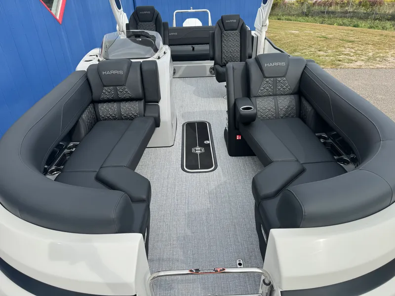 Slide: The Image of Harris 230 Grand Mariner 2026 - 43