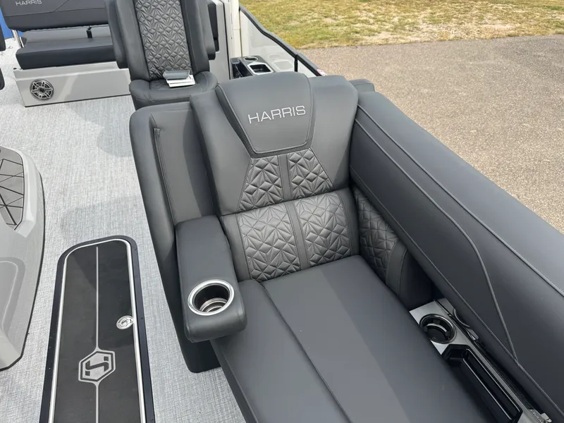 Slide: The Image of Harris 230 Grand Mariner 2026 - 47