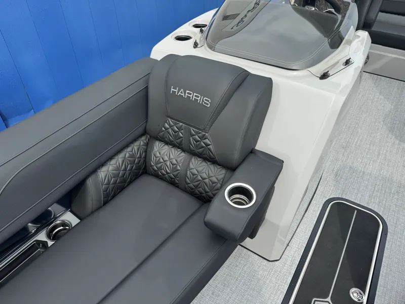 Slide: The Image of Harris 230 Grand Mariner 2026 - 52