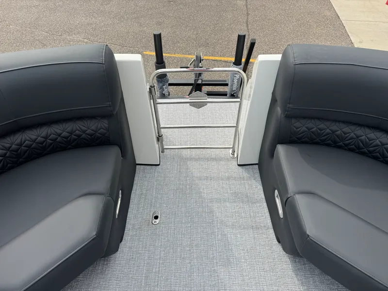 Slide: The Image of Harris 230 Grand Mariner 2026 - 54