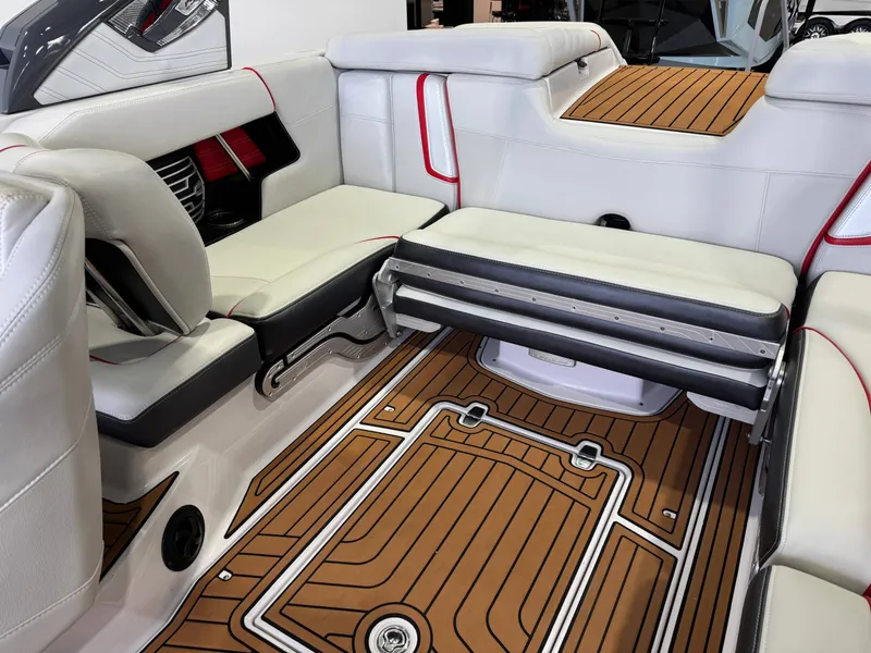 Slide: The Image of Nautique Super Air Nautique G21 2014 - 15