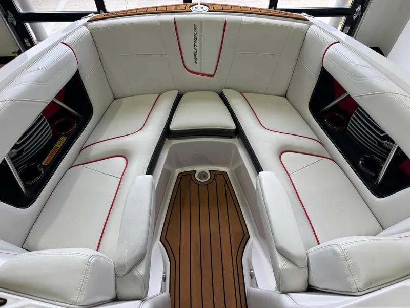 Slide: The Image of Nautique Super Air Nautique G21 2014 - 17
