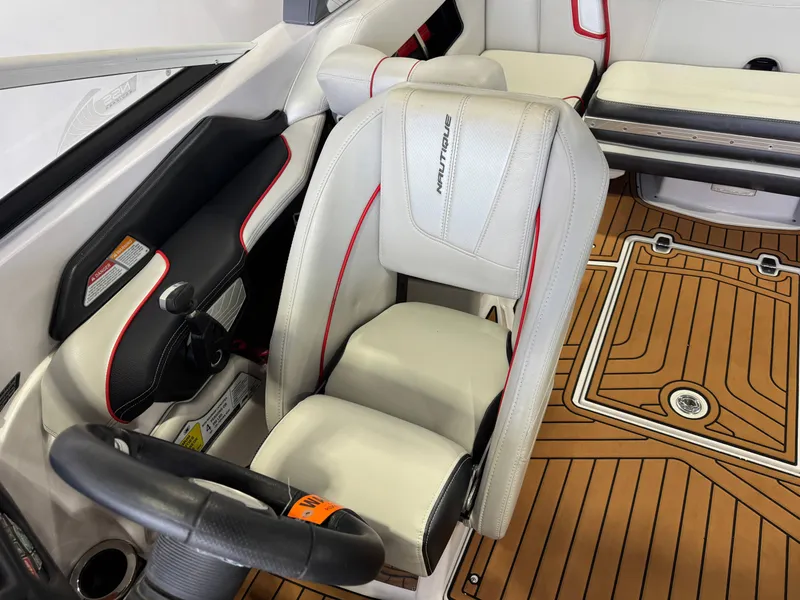 Slide: The Image of Nautique Super Air Nautique G21 2014 - 21