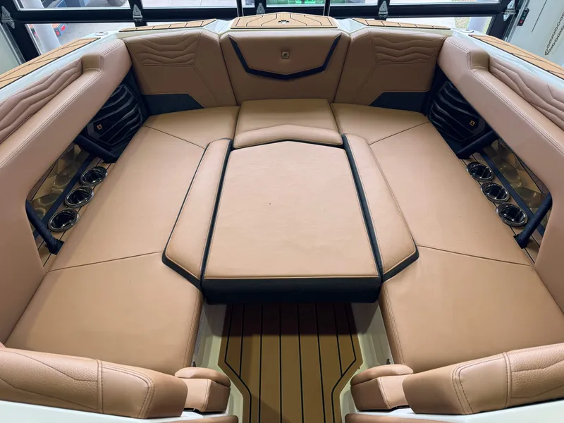 Slide: The Image of Nautique Super Air Nautique G25 2025 - 16