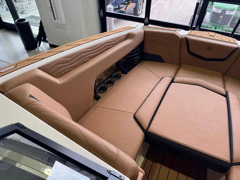 Slide: The Image of Nautique Super Air Nautique G25 2025 - 18