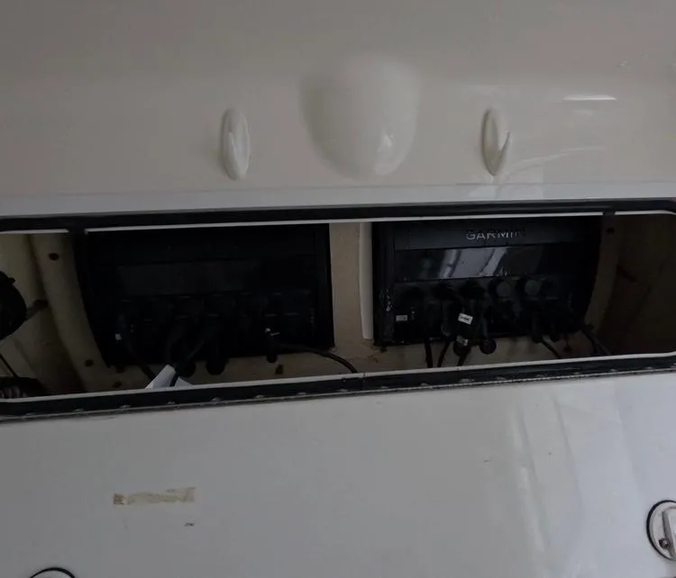 Slide: The Image of Regulator Marine 34 Center Console 2013 - 110