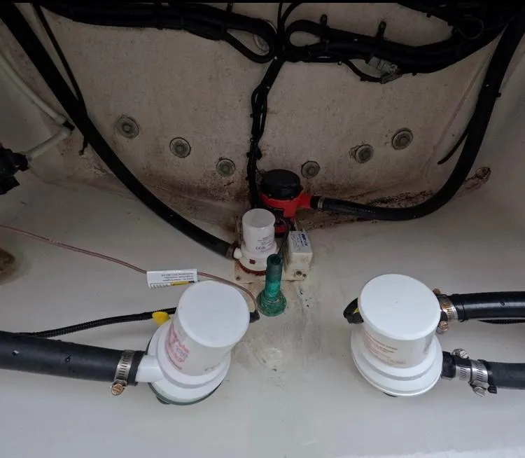 Slide: The Image of Regulator Marine 34 Center Console 2013 - 64