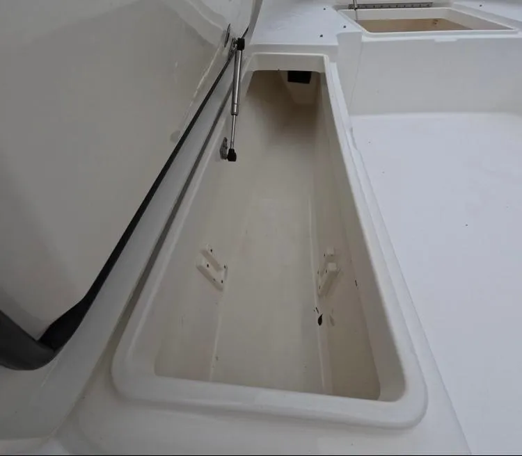 Slide: The Image of Regulator Marine 34 Center Console 2013 - 75