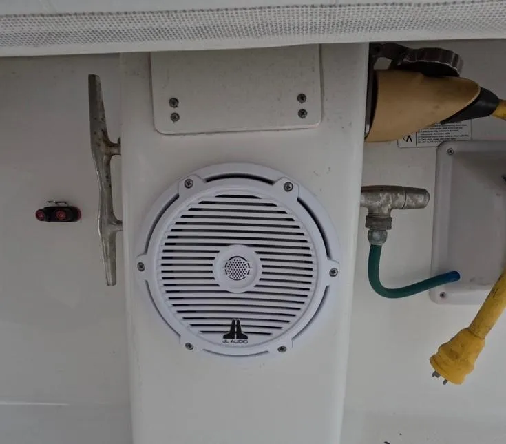 Slide: The Image of Regulator Marine 34 Center Console 2013 - 90