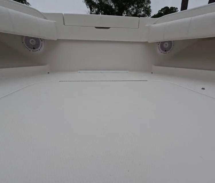 Slide: The Image of Regulator Marine 34 Center Console 2013 - 91