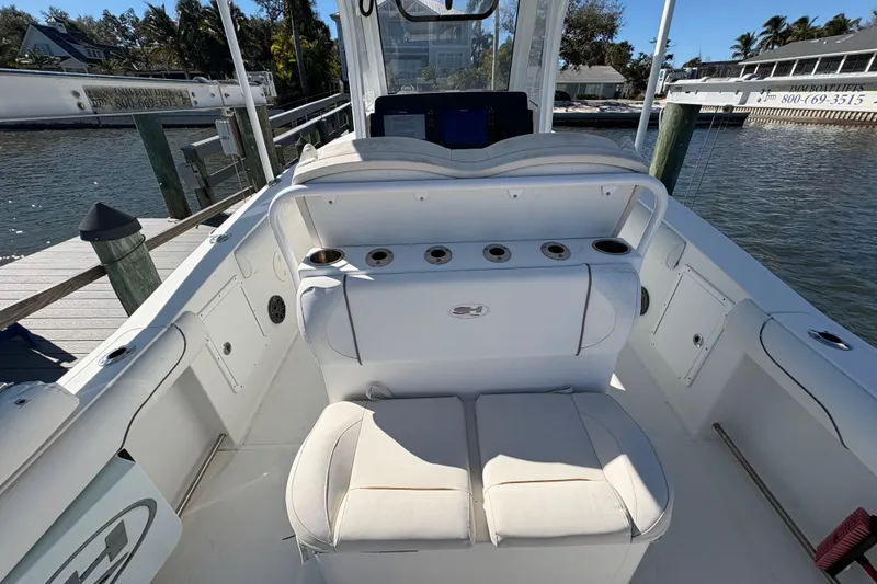 Slide: The Image of Yamaha display showing trip data for 2018 Sea Hunt Gamefish 30 Forward Seating. - 6