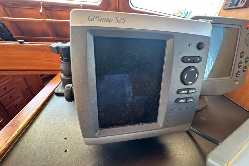 Slide: The Image of Garmin GPSmap 525 on 2000 Eagle 40 Pilothouse Trawler's dashboard. - 39