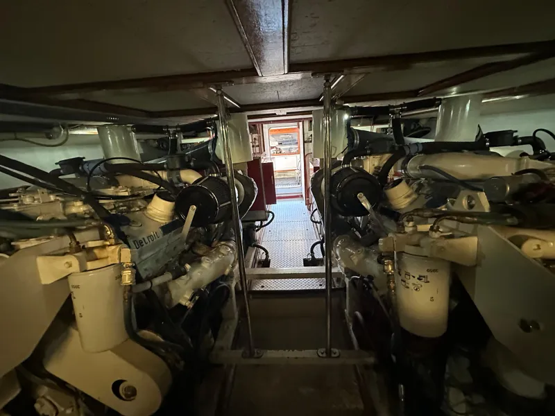 Slide: The Image of Ocean Alexander 60 Pilothouse 1985 - 100