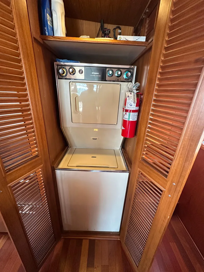 Slide: The Image of Ocean Alexander 60 Pilothouse 1985 - 51