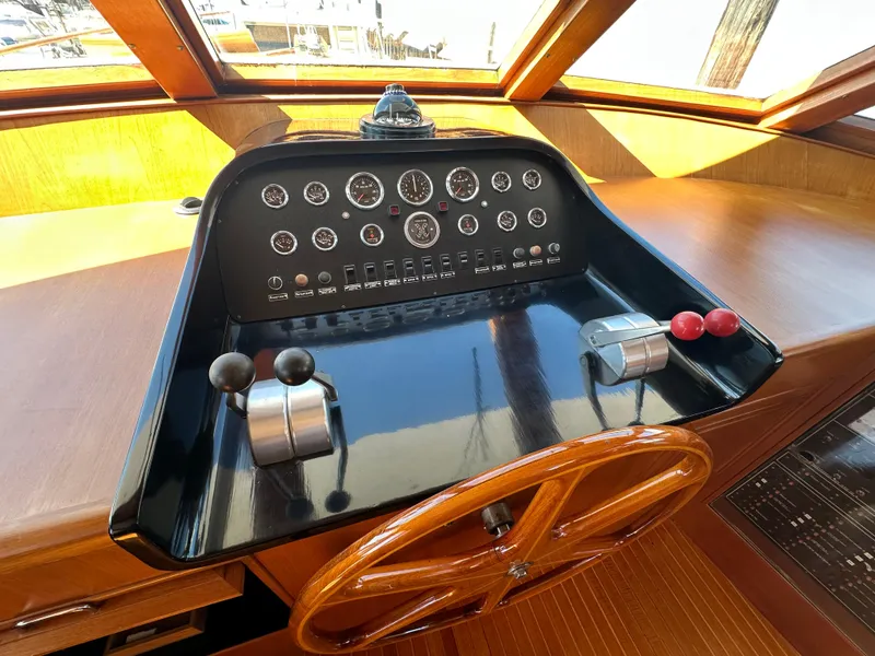 Slide: The Image of Ocean Alexander 60 Pilothouse 1985 - 59
