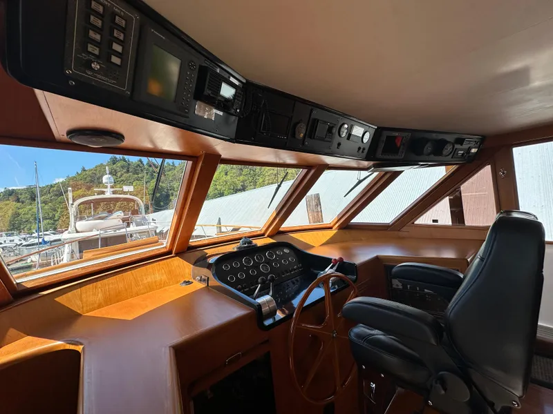 Slide: The Image of Ocean Alexander 60 Pilothouse 1985 - 60