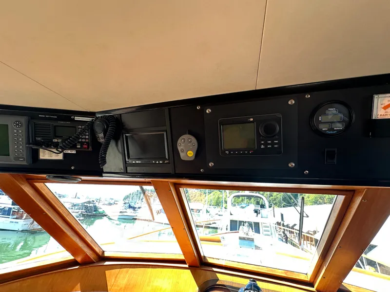Slide: The Image of Ocean Alexander 60 Pilothouse 1985 - 61