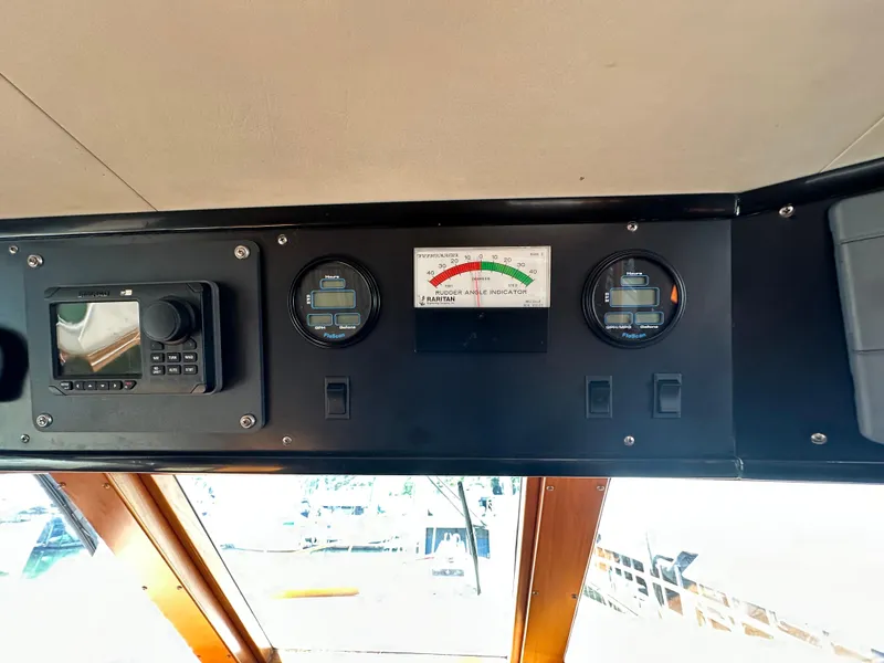 Slide: The Image of Ocean Alexander 60 Pilothouse 1985 - 63