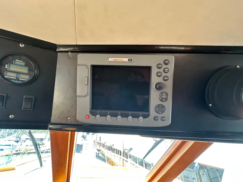 Slide: The Image of Ocean Alexander 60 Pilothouse 1985 - 65