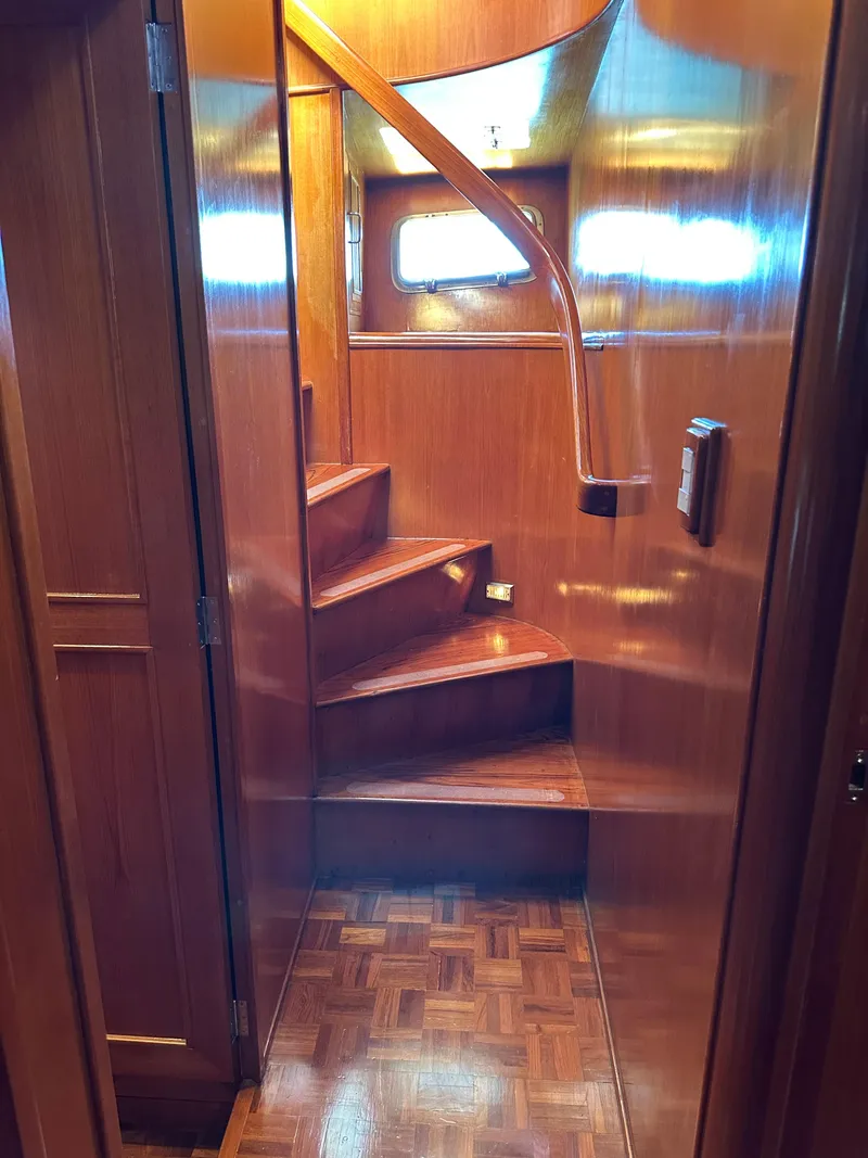 Slide: The Image of Ocean Alexander 60 Pilothouse 1985 - 70