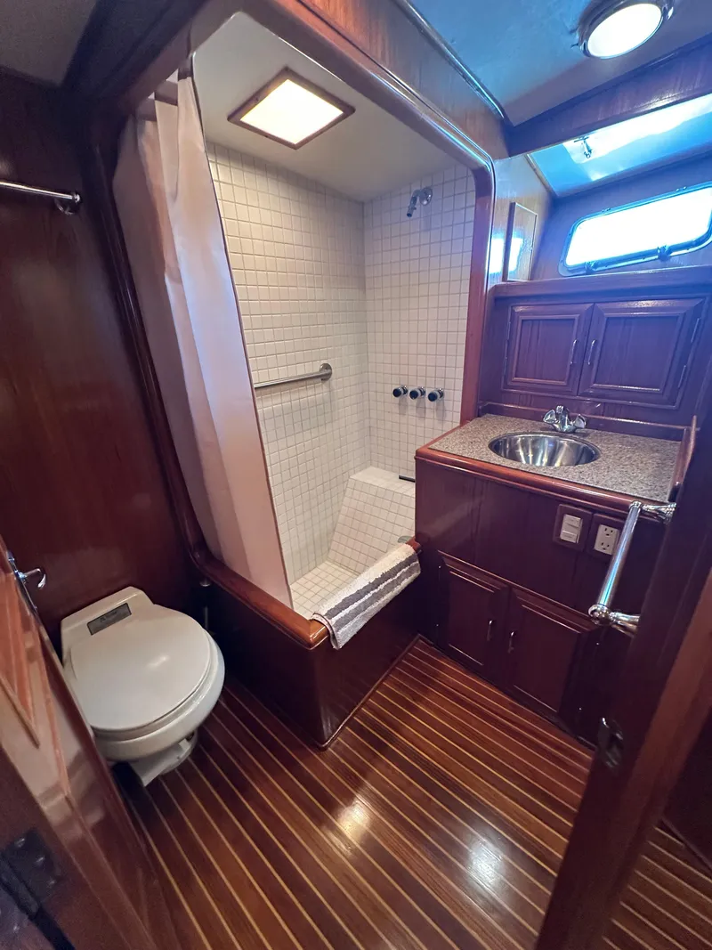 Slide: The Image of Ocean Alexander 60 Pilothouse 1985 - 76