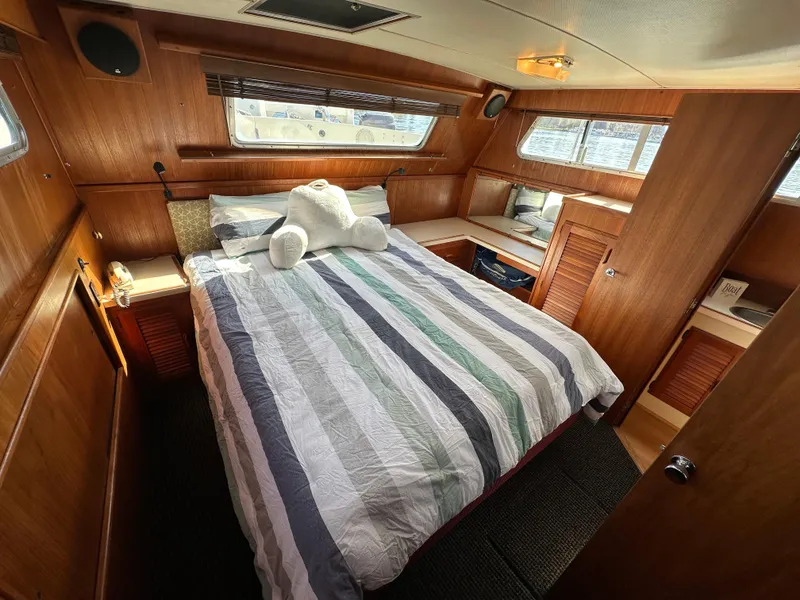 Slide: The Image of Tollycraft 43 Tri-Cabin Motor Yacht 1982 - 51