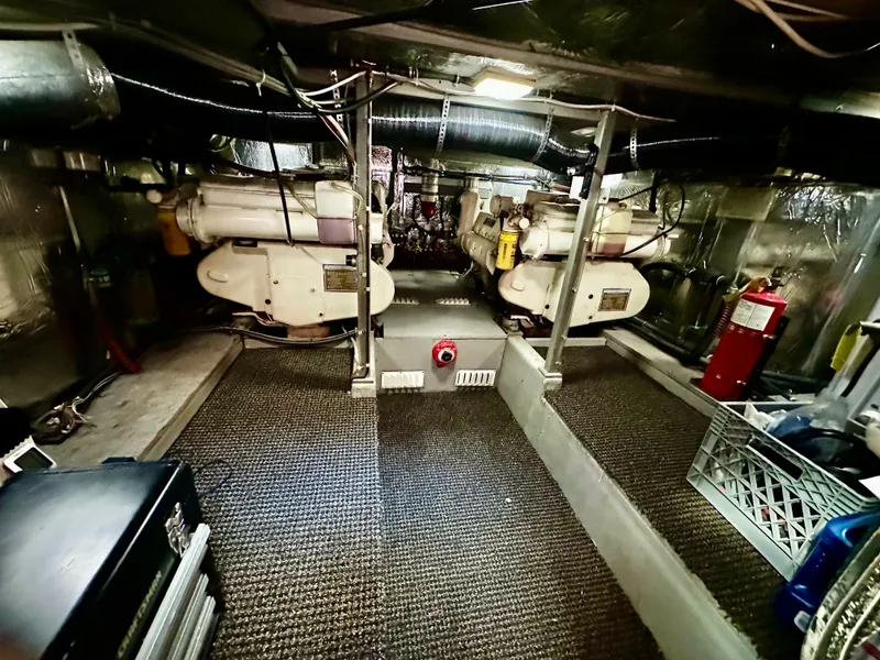Slide: The Image of Tollycraft 43 Tri-Cabin Motor Yacht 1982 - 57