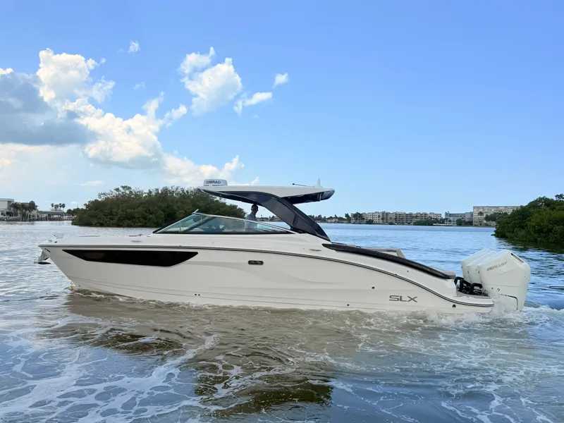 Slide: The Image of Sea Ray SLX 360 Outboard 2027 - 16