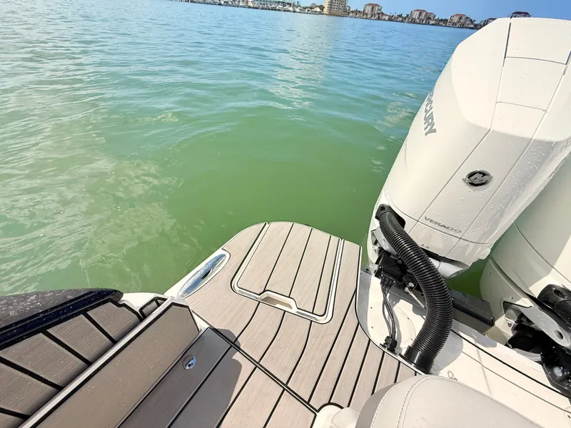 Slide: The Image of Sea Ray SLX 360 Outboard 2027 - 19
