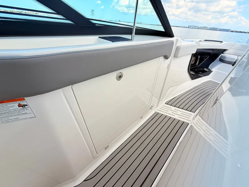 Slide: The Image of Sea Ray SLX 360 Outboard 2027 - 72